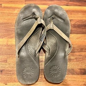 Womens UGG flip flops, size 10